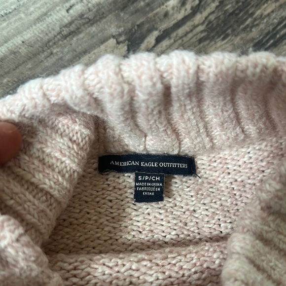 NWOT AMERICAN EAGLE OUTFITTERSWomen’s Cream Sweater size S - Picture 2 of 3